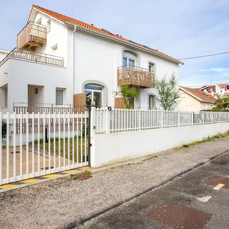 Cap Ocean-12 By Interhome