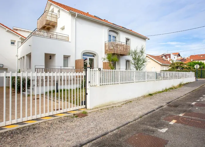 Cap Ocean-12 By Interhome